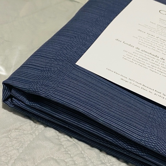 Calvin Klein Bamboo Flower Rhythmic Stripe Hyacinth Pair of Standard Pillowcases - Picture 4 of 7